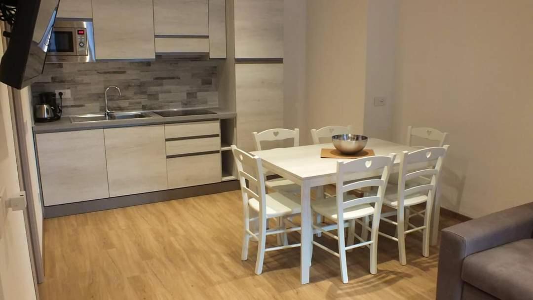 Apartment Sclap - *